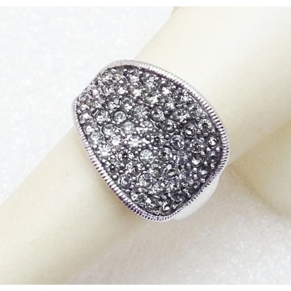 Lia sophia Glitzed silver tone ring with grey rhinestones size 9 - Picture 1 of 10